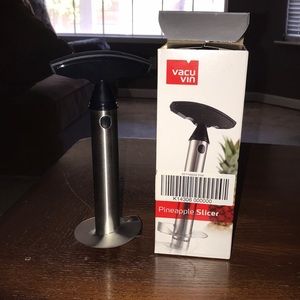 COPY - Vacuvin pineapple slicer new